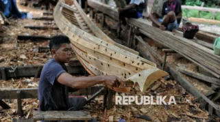 Keunggulan Menggunakan Perahu Tradisional di Sawarna