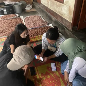 KKN Kolaborasi 3T UNEJ Bangun Desa Kembang Kerang dengan Digitalisasi Pertanian, Pemetaan Air, dan Pendampingan UMKM