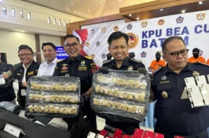 KPK Bongkar SDB Bea Cukai, Sita Emas dan Valas Rp2 Miliar