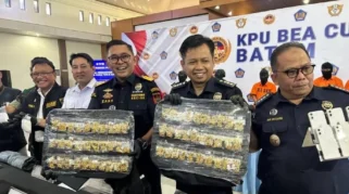 KPK Bongkar SDB Bea Cukai, Sita Emas dan Valas Rp2 Miliar