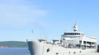 KRI Teluk Kupang-519 Tiba di Banyuwangi Dukung Kelancaran Arus Balik Lebaran