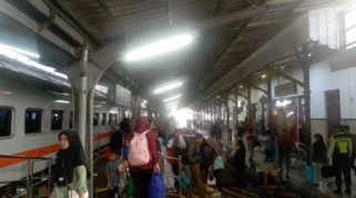 Liburan Panjang 2026 Dorong Belasan Ribu Penumpang Padati Stasiun Daop 9 Jember