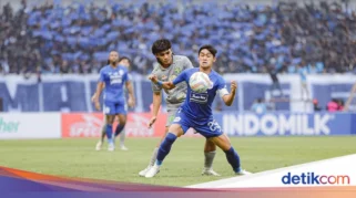 Liga 1: Kas Hartadi Pimpin PSIS, Paul Munster Tegas, dan Laga Superberat Pekan 29 Menanti