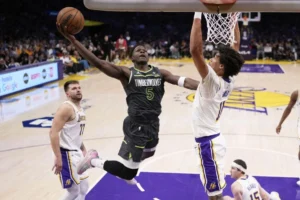 Luke Kennard Bawa Lakers Keunggulan di Playoff Pertama 2026 dengan Rekor Tembakan Tiga Angka