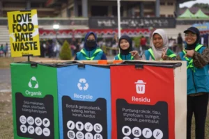 Mahasiswa FISIPOL UGM Aktif dalam Pengelolaan Sampah dan Lingkungan