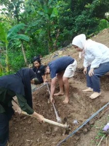 Mahasiswa KKN Afirmasi UMJ Hadirkan Program TOGA untuk Tanamkan PHBS di TK PKK Bucor Kulon