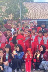 Mahasiswa KKN RPL UMJ Jember Bentuk Karakter Murid lewat Program Gemar Menabung Sejak Dini