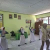 Mahasiswa KKN RPL Unmuh Jember Lestarikan Budaya Lewat Pelatihan Tari Jamuran di TK Al Hidayah Jatinom 01