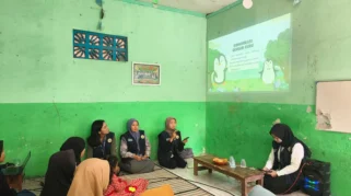 Mahasiswa KKN UM Jember Gelar Sosialisasi Parenting di TK Tunas Mulya