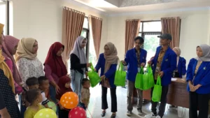 Mahasiswa KKN Unmuh Jember Gencarkan Sosialisasi PHBS di Desa Sumber Jeruk, Terapkan 10 Indikator Hidup Sehat