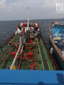 Malaysia Tahan Dua Kapal Tanker Transfer BBM Ilegal di Perairan Penang, 22 Awak Kapal Termasuk WNI Ditangkap