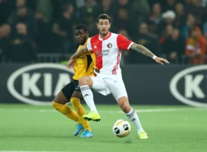 Man United Dekati Marcos Senesi, Feyenoord Kecewa atas Potensi Kehilangan Royalti