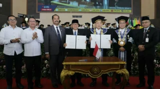 Mendes Yandri dan Dirut BPJS Kesehatan Tandatangani MoU Penguatan JKN di Desa