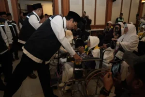 Menhaj Lepas 391 Jamaah Haji Kloter Pertama, Ingatkan Jaga Kesehatan dan Ikuti Arahan Pimpinan