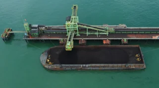 Menteri Keuangan Tegaskan Penerapan Bea Keluar untuk Batu Bara dan Nikel pada Kapal Ekspor