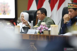 Menteri Kumpul di Istana, Gaji Terungkap, dan Fokus Lingkungan di Tengah Lonjakan Karhutla