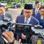 Menteri Sosial dan Wakil Menteri Sosial Tiba di Istana dengan Mobil Listrik, Tanda Dukungan Terhadap Energi Bersih
