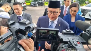 Menteri Sosial dan Wakil Menteri Sosial Tiba di Istana dengan Mobil Listrik, Tanda Dukungan Terhadap Energi Bersih
