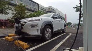 Mobil Listrik Hyundai Kona Hangus di Gresik, Baterai Lemah dan Overheat Diduga Penyebab