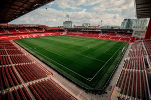 Nottingham Forest Siap Pertahankan Momentum Melawan Burnley di City Ground