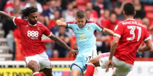 Nottingham Forest vs Burnley: Gibbs-White Buka Hat-trick, Forest Menang 4-1 di City Ground
