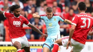 Nottingham Forest vs Burnley: Gibbs-White Buka Hat-trick, Forest Menang 4-1 di City Ground