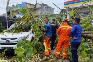 OKU Timur Siapkan Pendidikan, Waspadai Hujan Deras, dan Polri Bedah Rumah untuk Warga