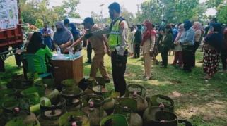 Operasi Pasar Murah Rambipuji Diserbu Warga, Ratusan Gas Melon Ludes