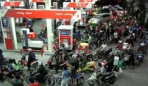 Panic Buying BBM Memicu Antrean Panjang di SPBU Jakarta dan Makassar, Pemerintah Tegaskan Stok Masih Aman