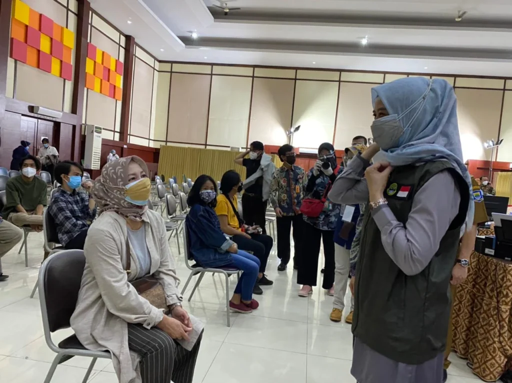 Pantau Kesehatan dan Vaksinasi