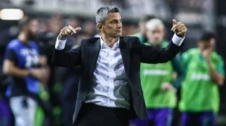 PAOK Tinggalkan Derby Melawan Panathinaikos, Razvan Lucescu Hadir di Sisinya Mircea Lucescu yang Mengalami Koma