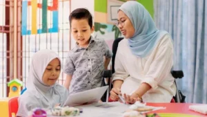 PASTI KREASI: Parenting Asyik Tanpa Biaya Memperkuat Keluarga di TK IBUNDA Ranugedang Probolinggo