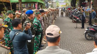 Patroli Satpol PP Sidoarjo Intensif, PKL Bandel Ditertibkan di Titik Strategis