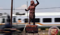 Patung Marsinah Teronggok di Lahan Kosong, Relokasi ke Makam Belum Terlaksana