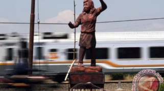 Patung Marsinah Teronggok di Lahan Kosong, Relokasi ke Makam Belum Terlaksana