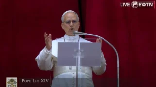Paus Leo XIV Serukan Dunia Hentikan Perang pada Misa Paskah Perdana