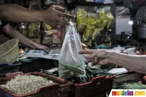 Pedagang Daging di Jakarta Tambah Biaya Kresek Rp500 Akibat Kenaikan Harga Plastik