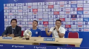 Pelatih Arema FC Bicara soal Persaingan Ketat Papan Atas Super League: Enggan Coret Persija Jakarta dari Perburuan Gelar Juara
