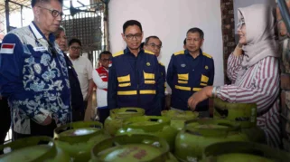 Pemerintah Alihkan Stok LPG Industri untuk Memenuhi Kebutuhan Rumah Tangga