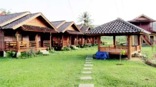 Penginapan dan homestay terdekat Pantai Karang Bokor