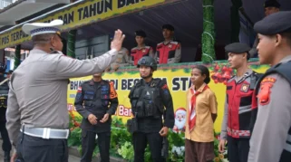 Polisi di Pasirian Lumajang Gelar Patroli Dialogis untuk Tingkatkan Keamanan Masyarakat