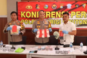 Polisi Tangkap Pengedar Sabu yang Buang 17 Paket di Mobil Patroli Setelah Kecelakaan Tunggal