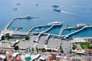 Polresta Banyuwangi Lancarkan Arus Lalu Lintas di Pelabuhan Ketapang