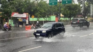 Potensi Hujan Lebat Sepekan di Sebagian Jawa Barat: BMKG Peringatkan Warga