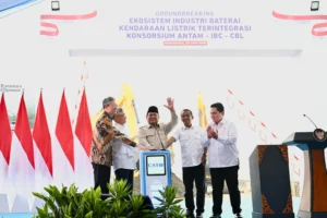 Prabowo Resmikan Pabrik Kendaraan Listrik Bakrie di Kawasan Industri Jatake, Surabaya