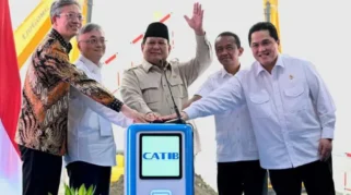 Prabowo Resmikan Pabrik Perakitan Kendaraan Listrik di Magelang