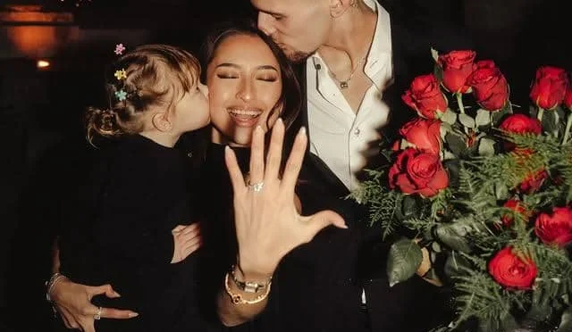 Prewedding Paris: 8 Potret Jennifer Coppen dan Kamari Bersama Justin Hubner