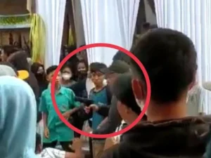 Pria Tua di Banyuwangi Tertangkap Mengaku Intel Polri, Memeras Pemudik di Masjid