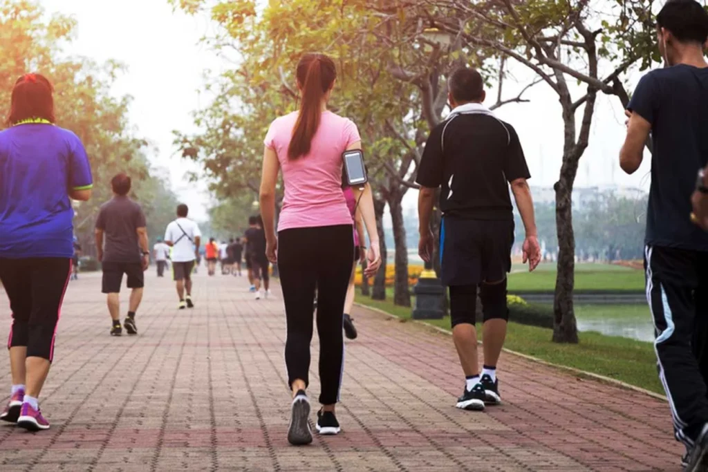 Pro dan Kontra Menurunkan Berat Badan dengan Jalan Kaki