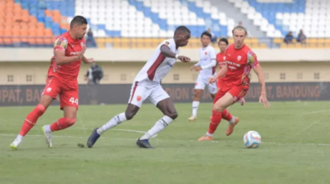 PSM Makassar dan Persis Solo Berbagi Poin di Gelora BJ Habibie, 1-1